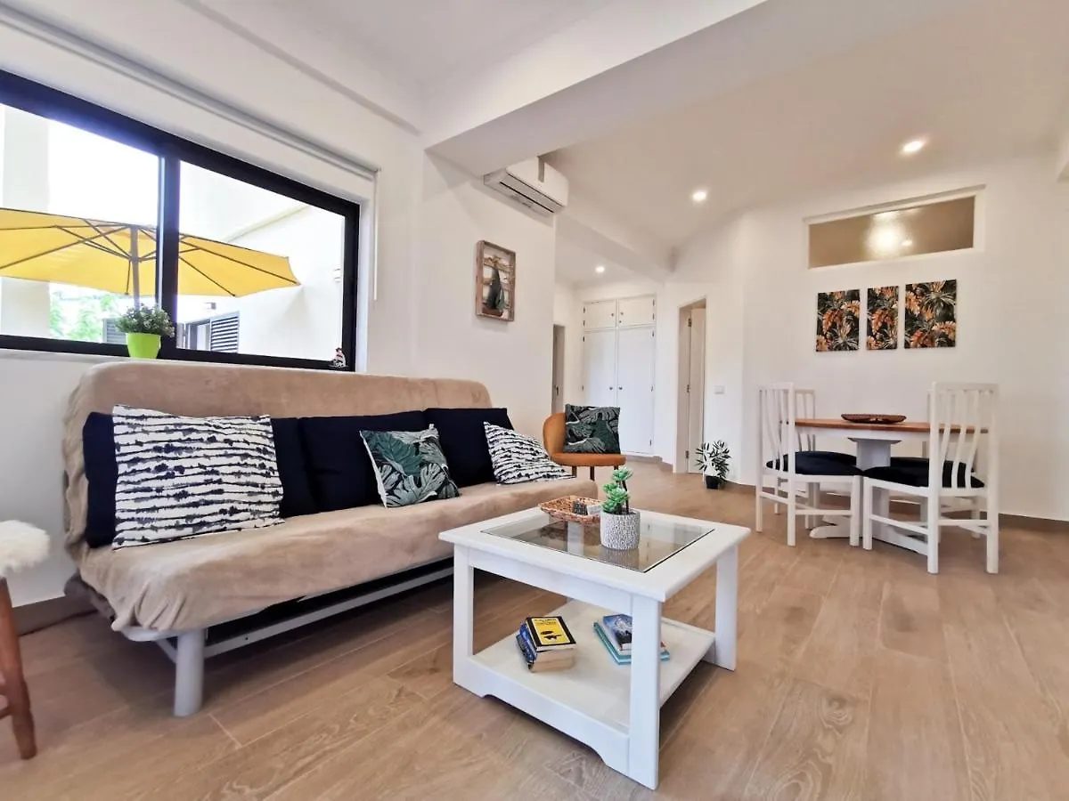 Lagos Sea View Apartment 0*,